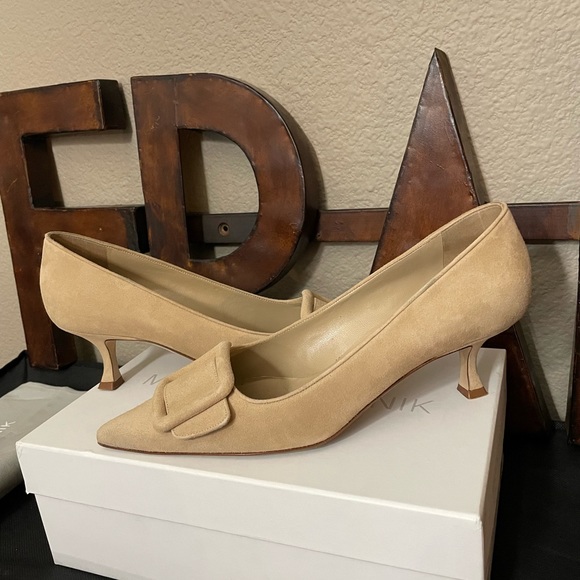 Manolo Blahnik Shoes - 🔥Great Used Condition Manolo Blahnik 40(9)heels comes with box,dustbags,card